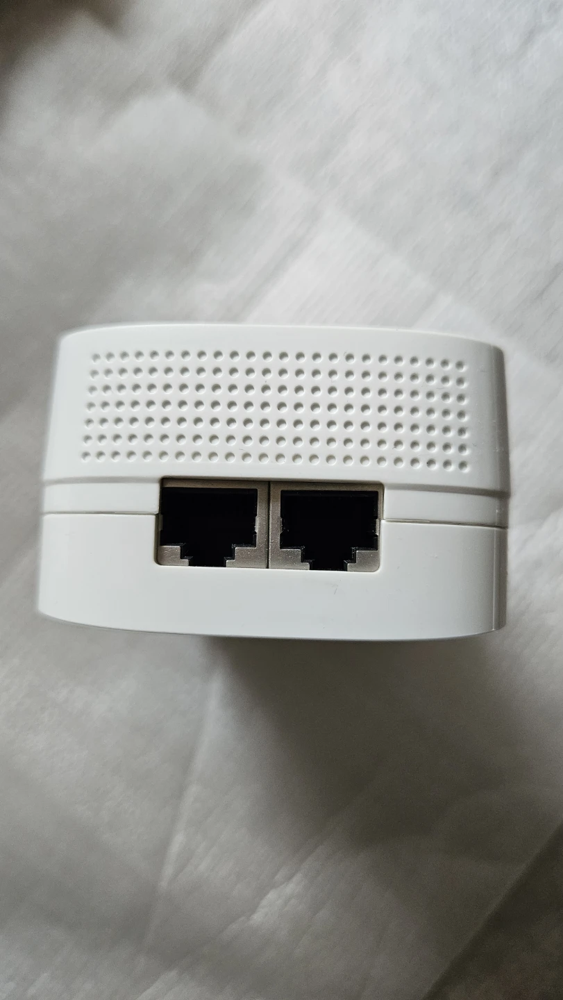 Free TP-Link 2-Port Gigabit Pass-through Powerline Adapter - photo 3