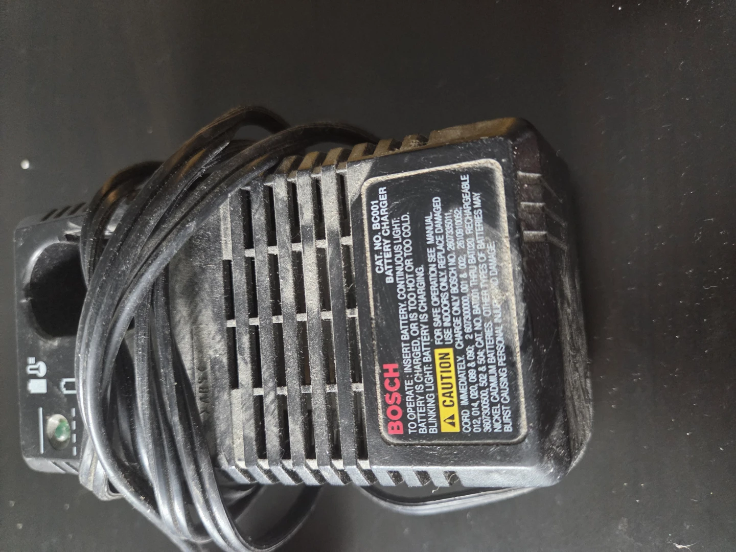 Bosch BC001 Battery Charger - photo 2