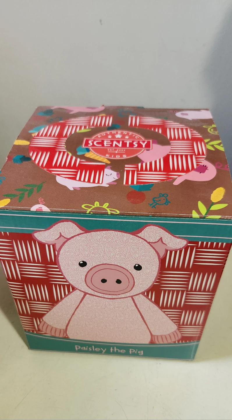Scentsy Parsley the Pig Buddy with "By the Sea" Scent Pack