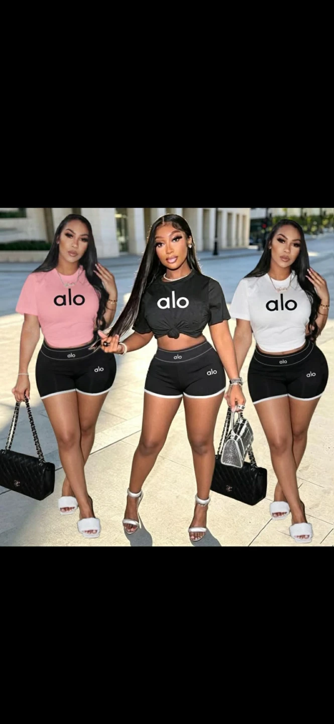 Alo Yoga Activewear Set - photo 2