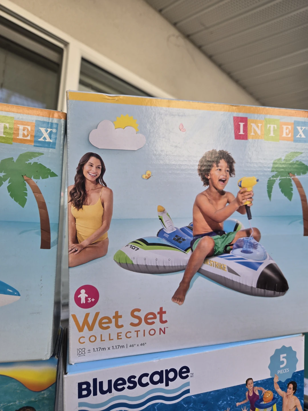 4 brand new inflatable floaty toys - photo 2