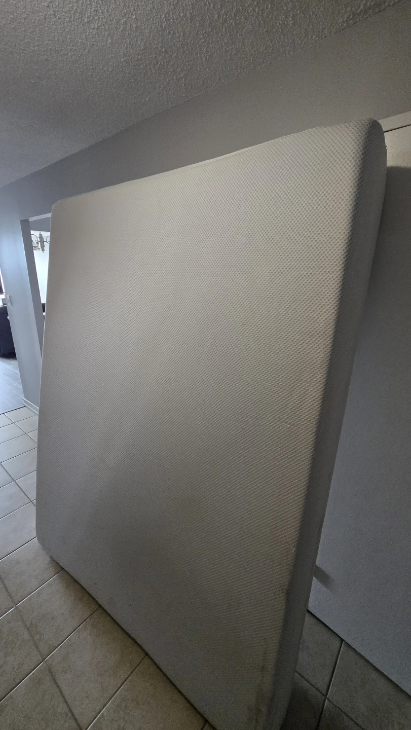 Zinus Queen Size Mattress
