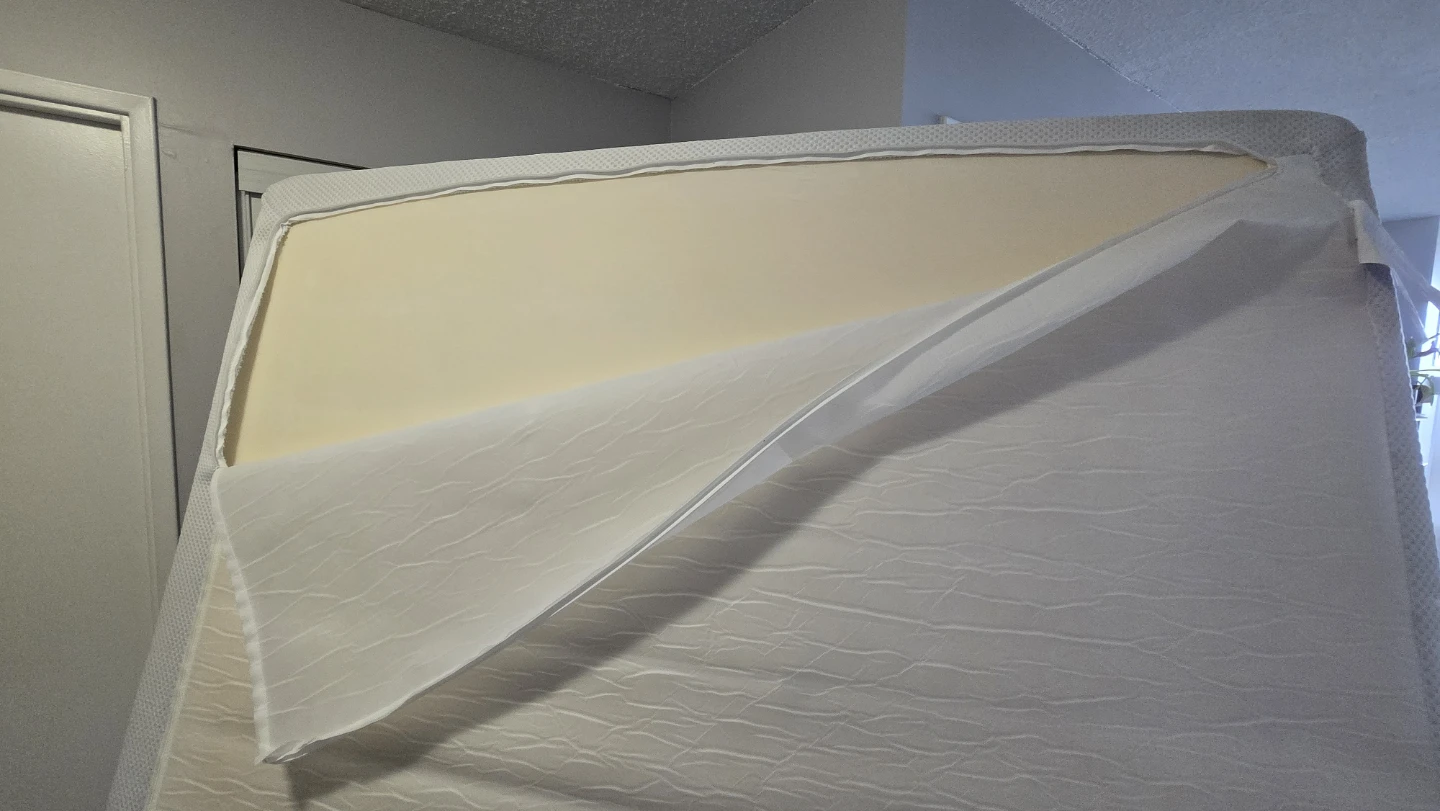 Zinus Queen Size Mattress - photo 4