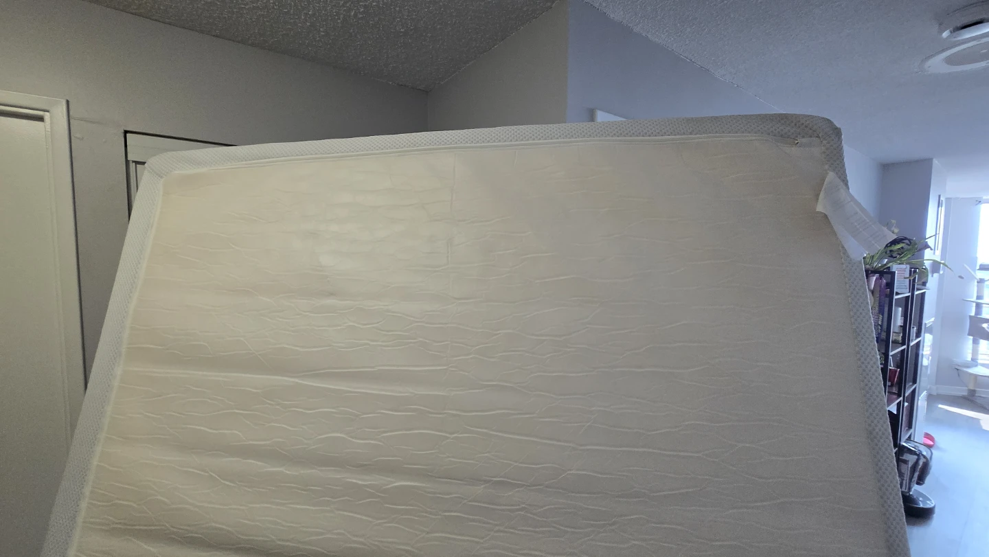 Zinus Queen Size Mattress - photo 5