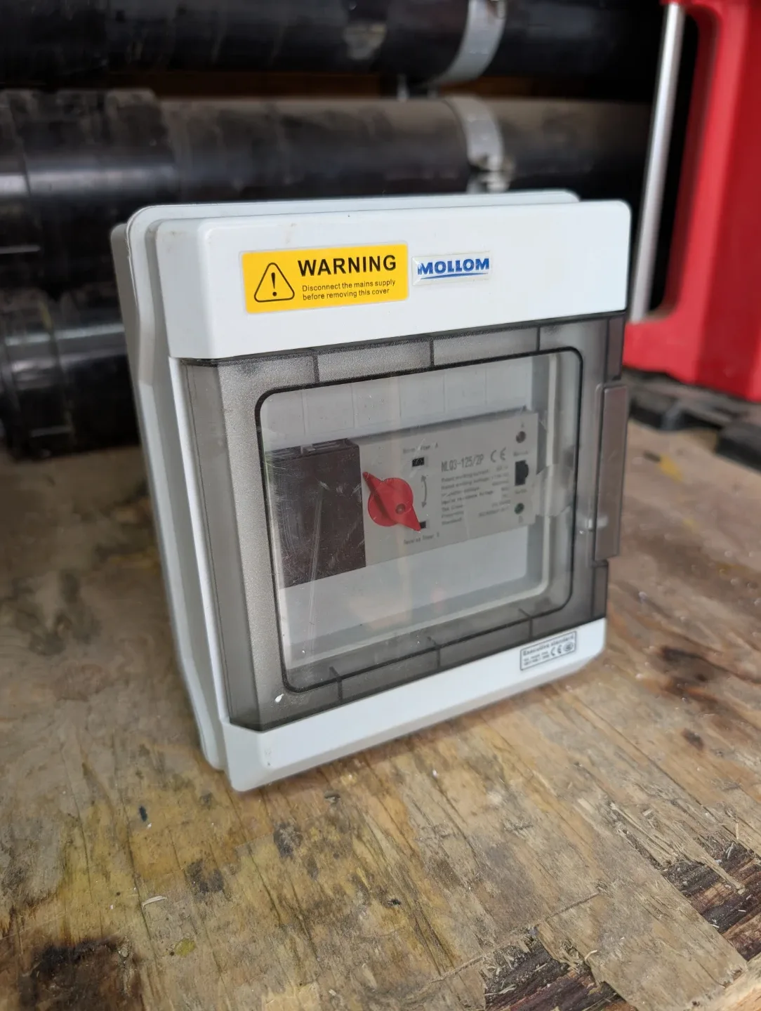 Mollom Electrical Enclosure Box with NLQ3-125/2P Switch
