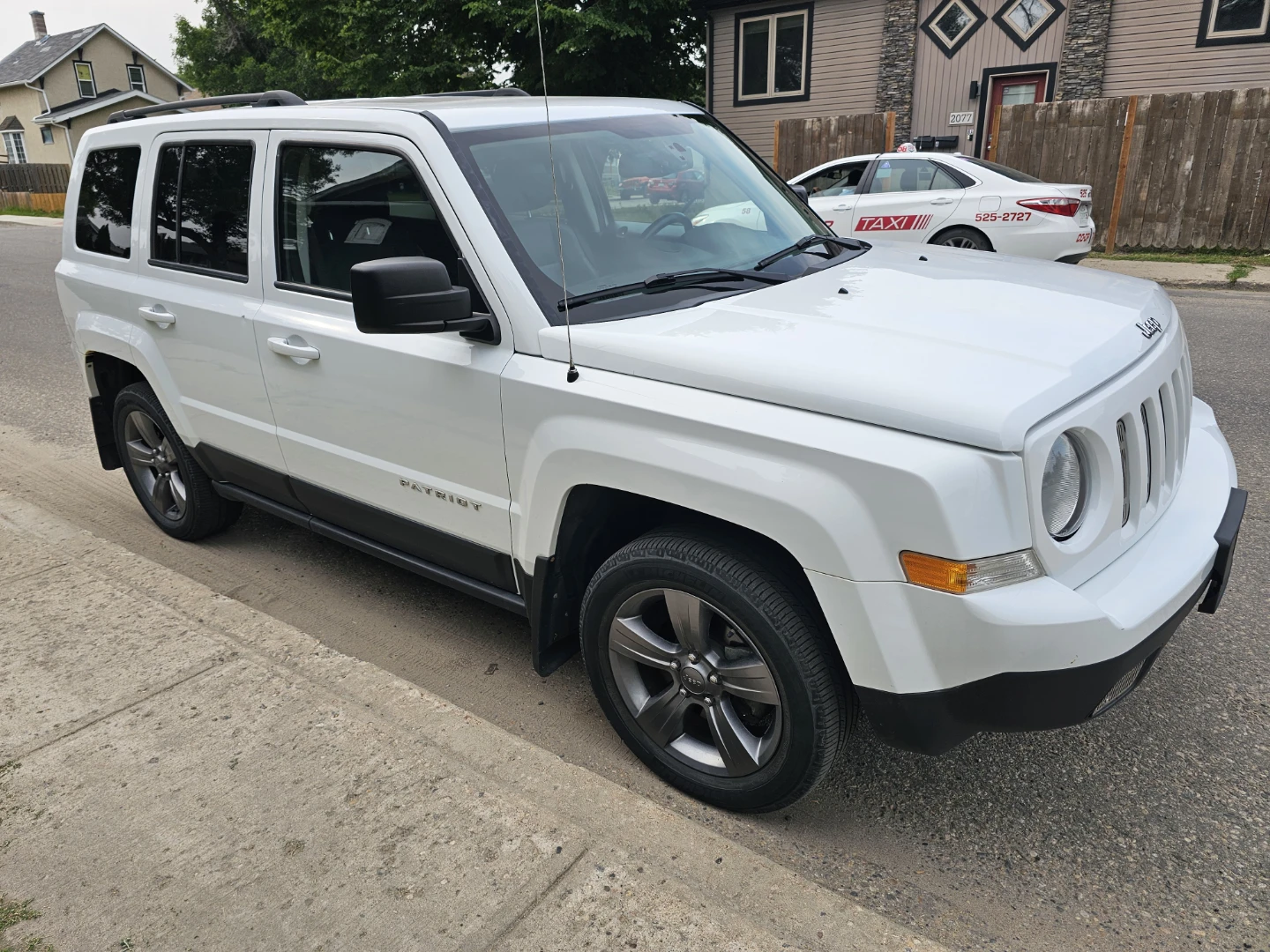 2015 White Jeep Patriot SUV