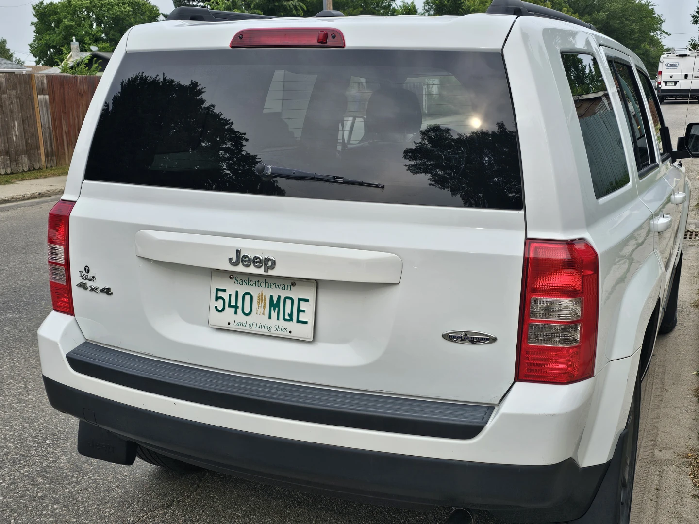 2015 White Jeep Patriot SUV - photo 4