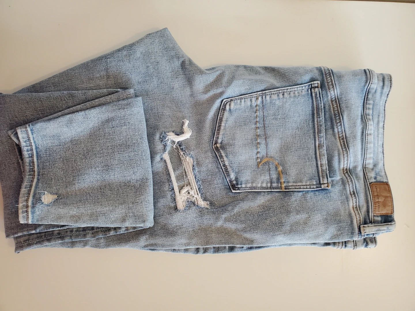 AMERICAN EAGLE DIstressed Jegging...Size 24