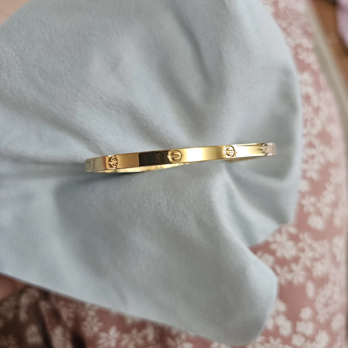 Cartier 750 18k Gold Love Bracelet
