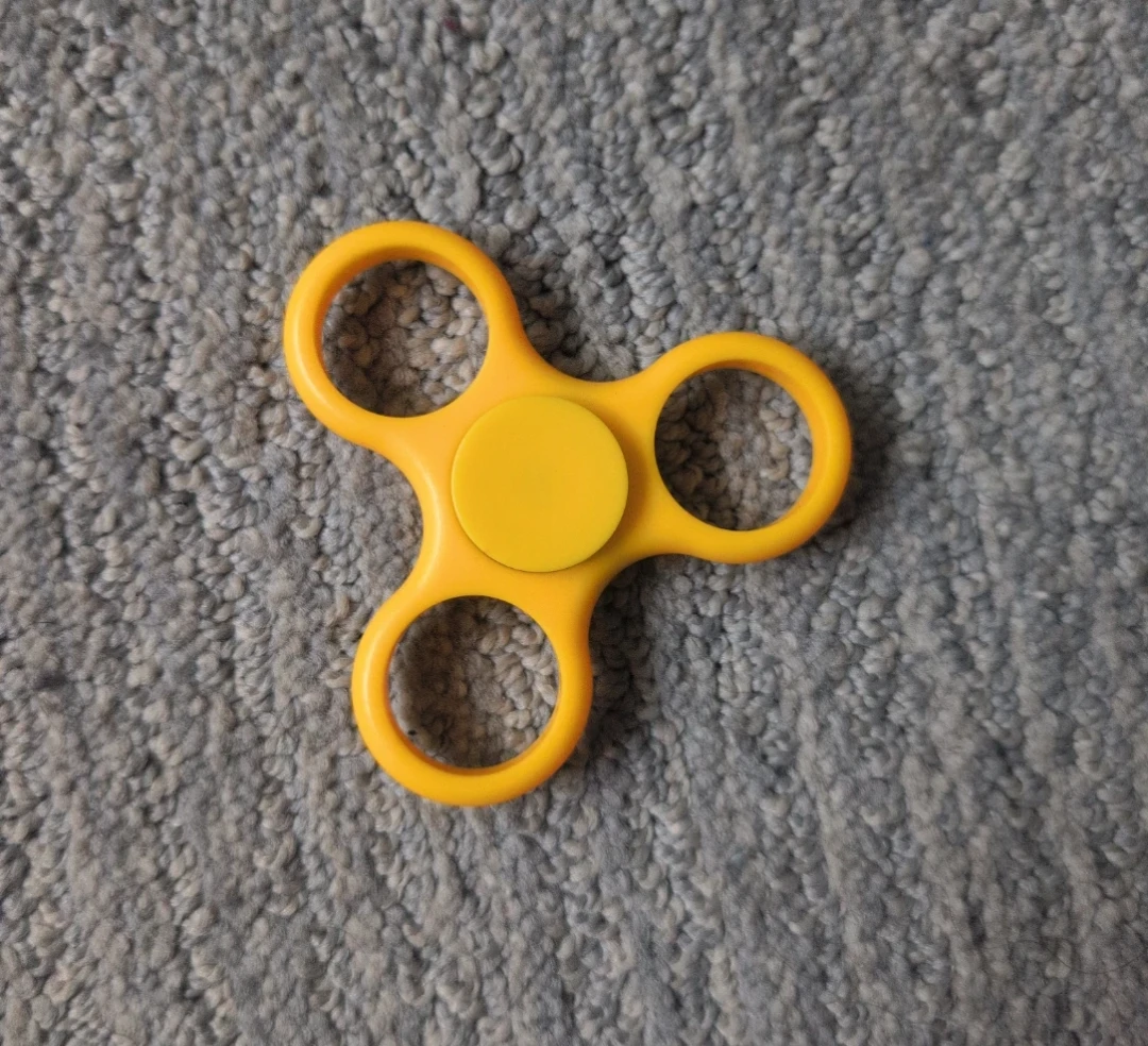 Plastic Fidget Spinners - photo 3