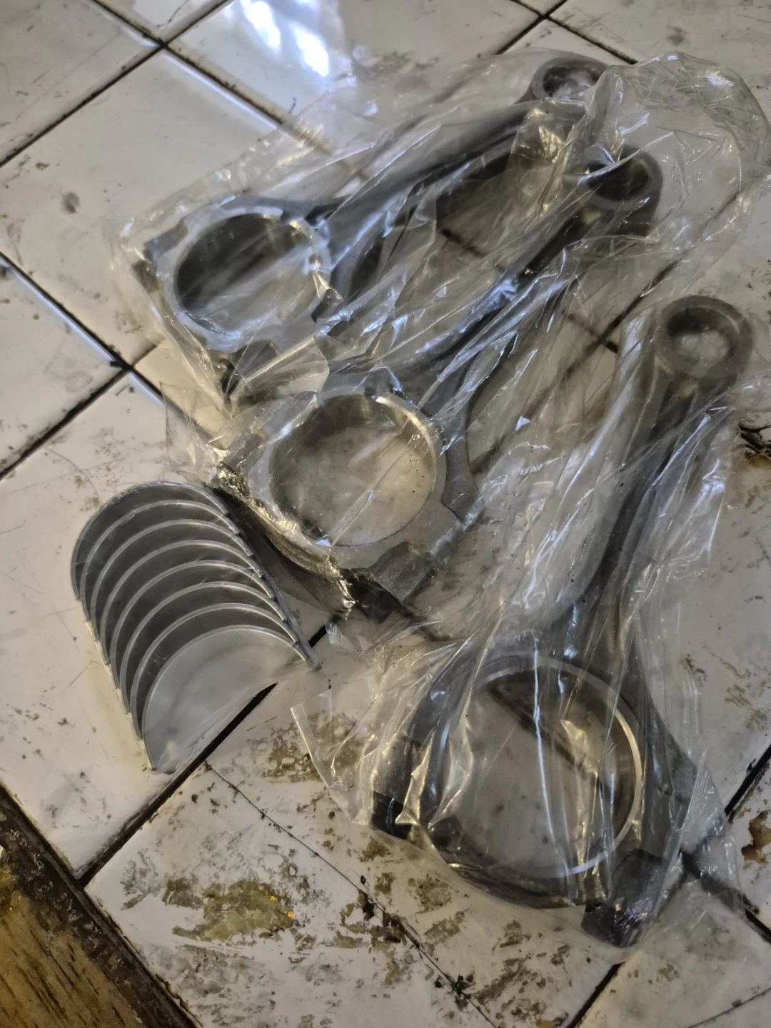 Engine Cylinder Head and Crankshaft Assembly - photo 2