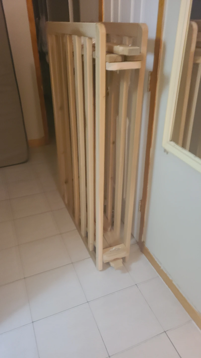 Full size mattress and wooden bed frame - photo 5