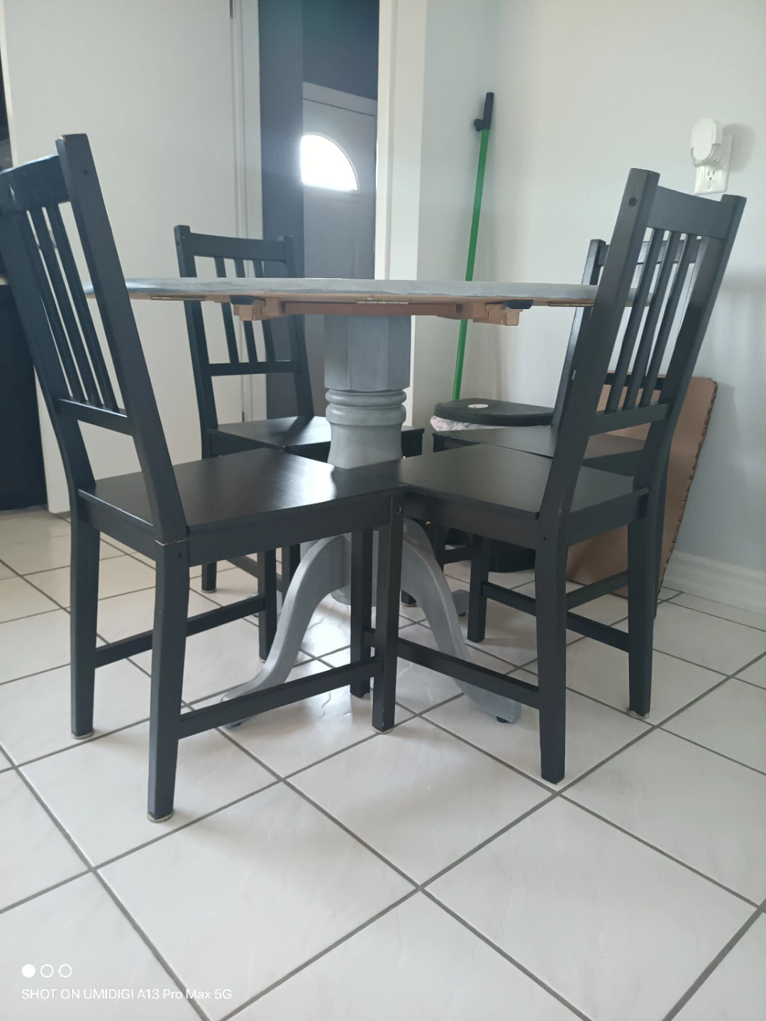 Drop Leaf Dining Table and Chairs Set