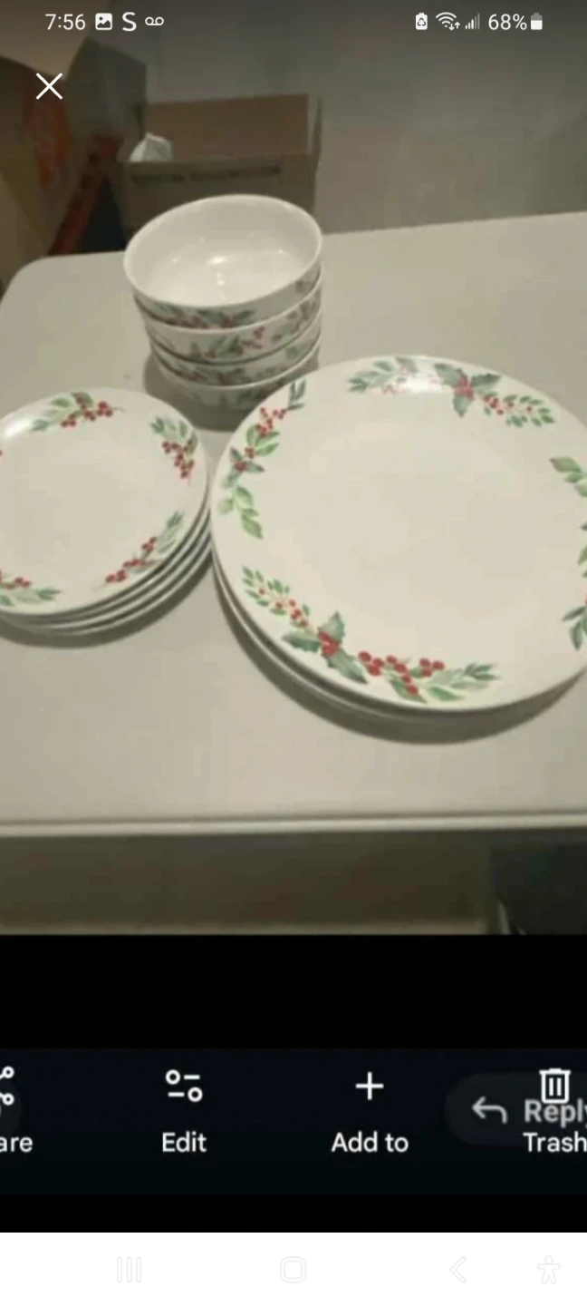 Christmas Holly Dinner Plates and Bowls