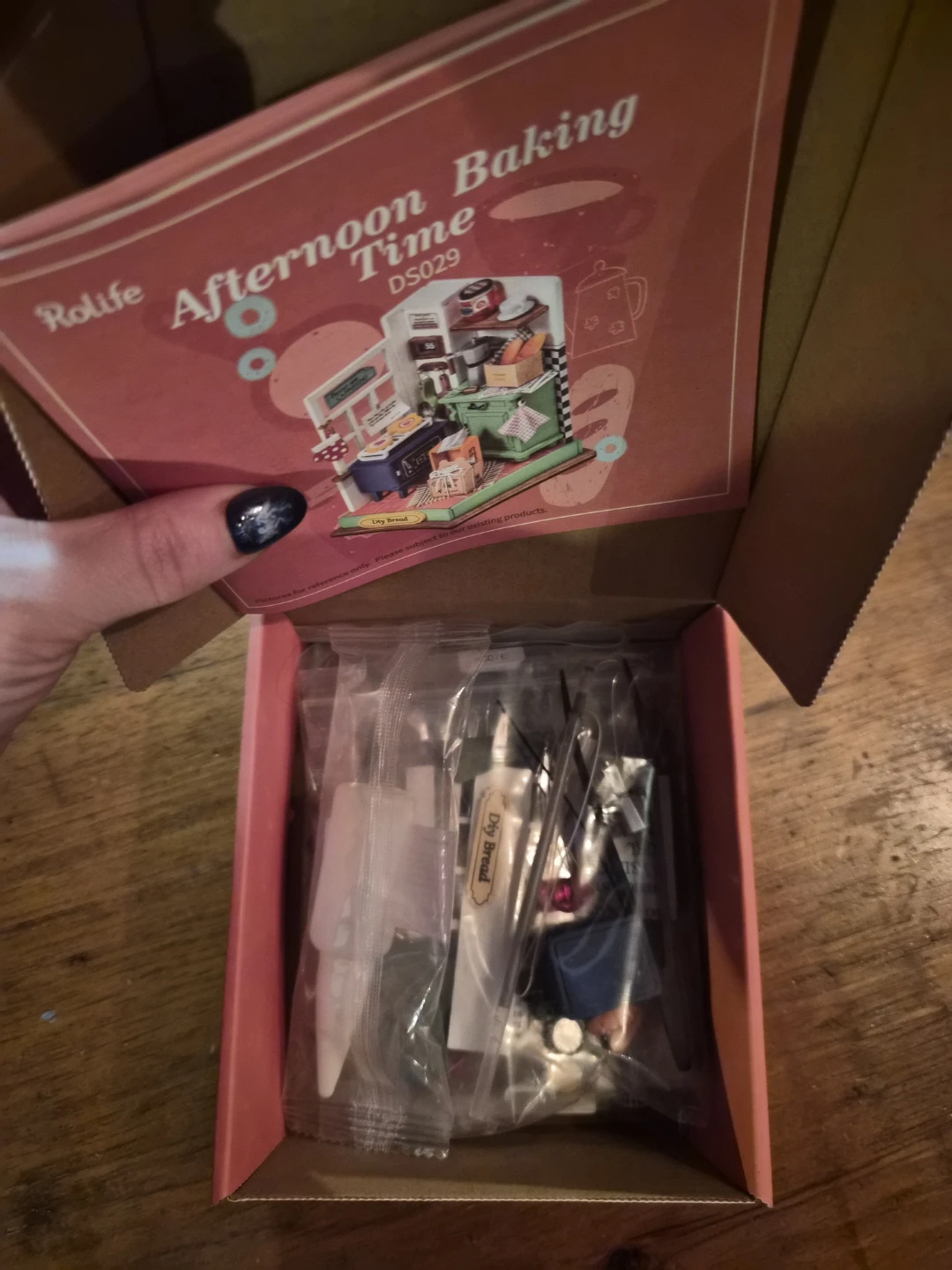 Rolife Afternoon Baking Time DS029 DIY Miniature Kit - photo 2