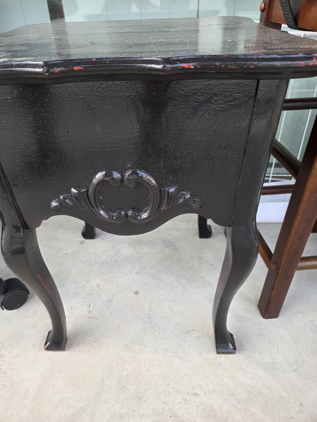 Black accent table - photo 2