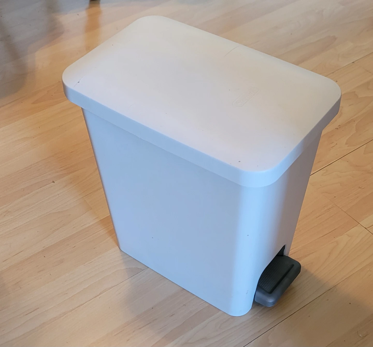 White Step Can Trash Bin