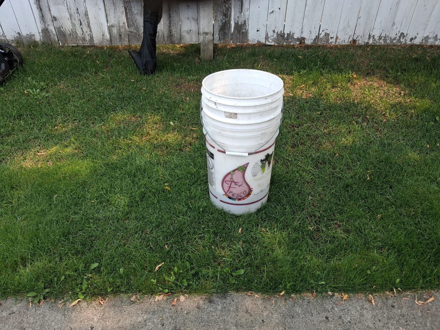 2 5 gallon pails