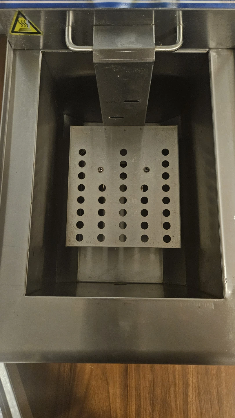 Stainless Steel Deep Fryer with Basket - photo 3
