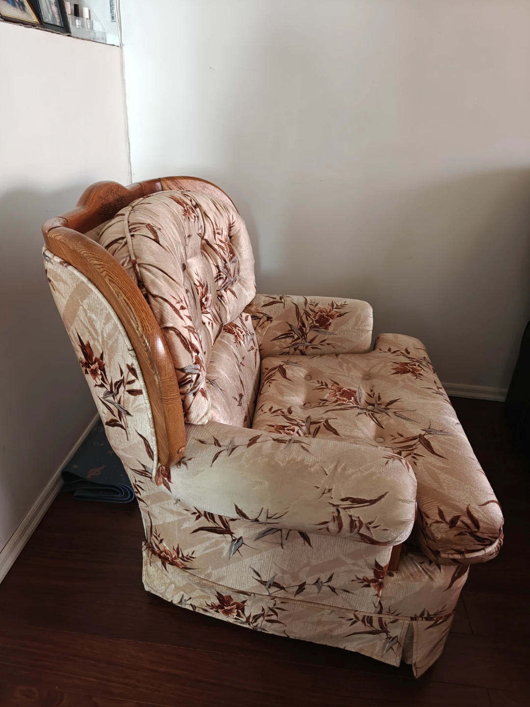 Big Cozy Vintage/ Classic Floral Rocking Chair - 99 OBO - photo 3
