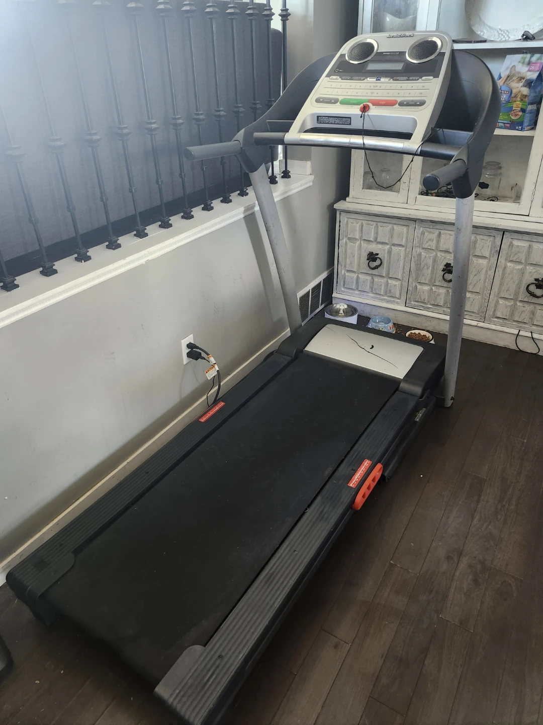NordicTrack Intermix Acoustics 2.0 Treadmill