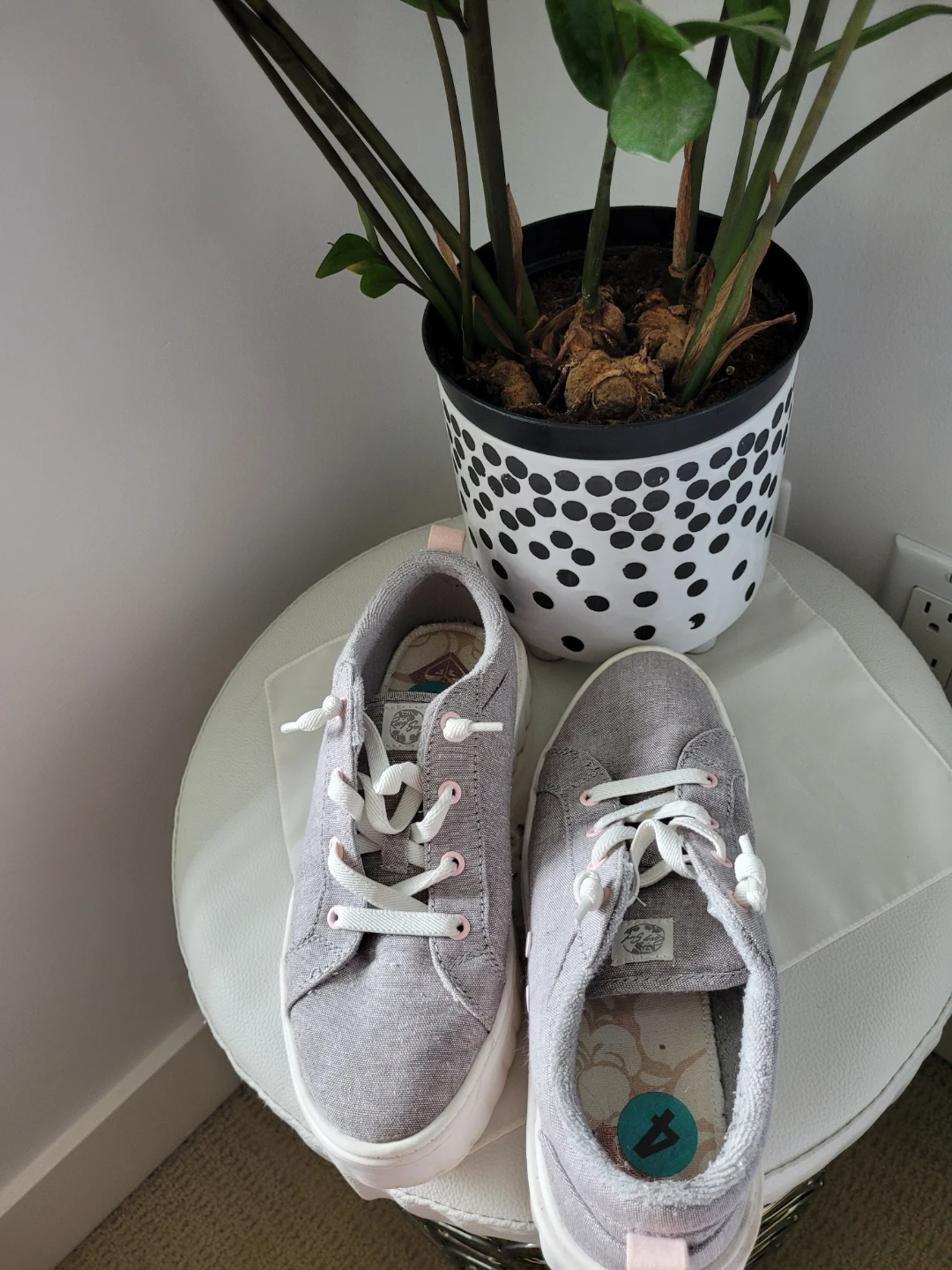 Roxy Women's Grey Sneakers Size 4 - photo 3
