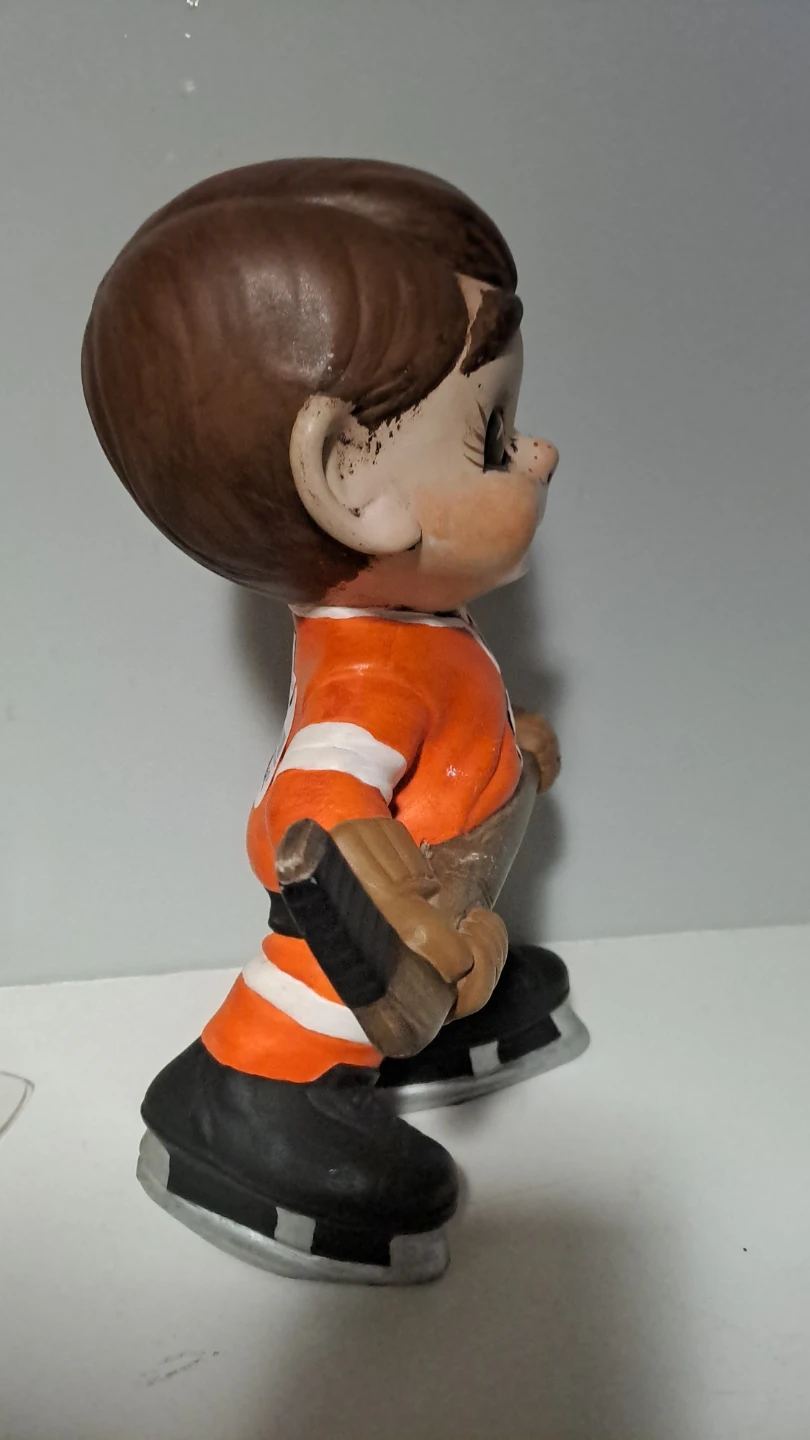 Ceramic Hockey Player Figurine - photo 3