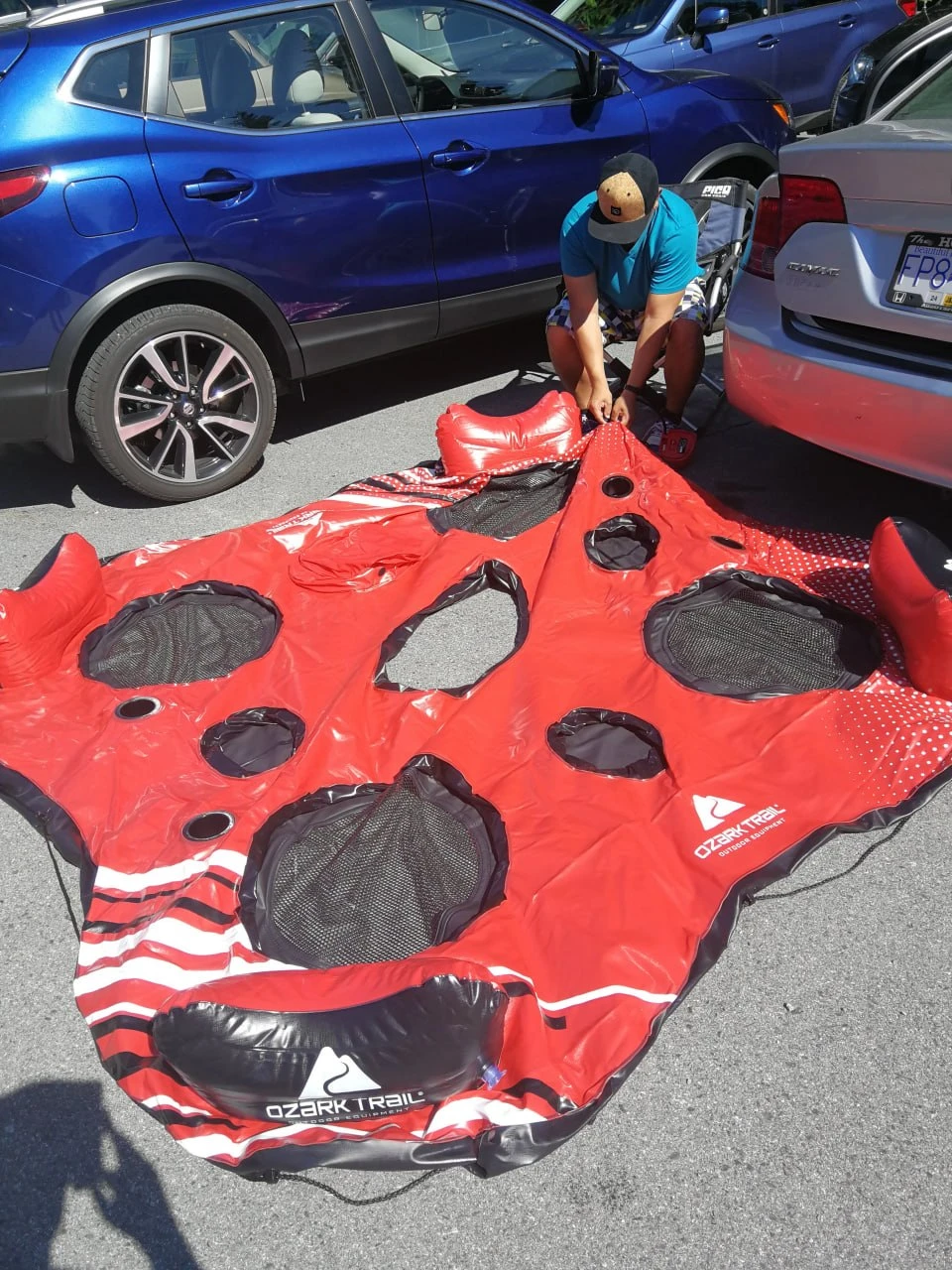 Party float / 4-Person Inflatable Float - photo 2