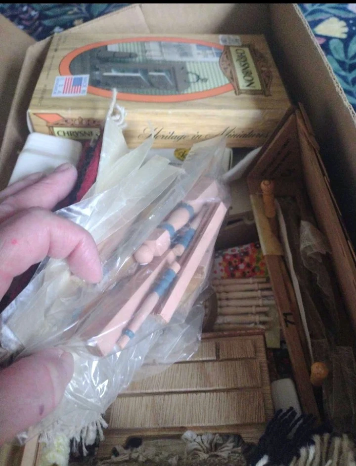 Med. Size Dollhouses & Accessories - photo 4