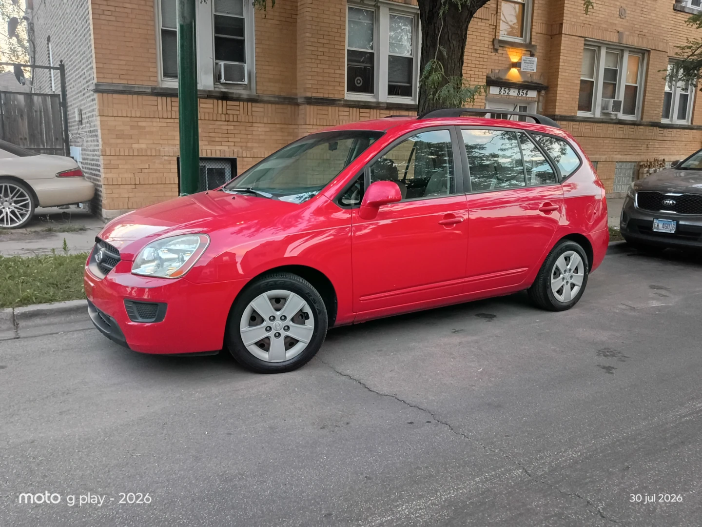Red Kia Rondo LX