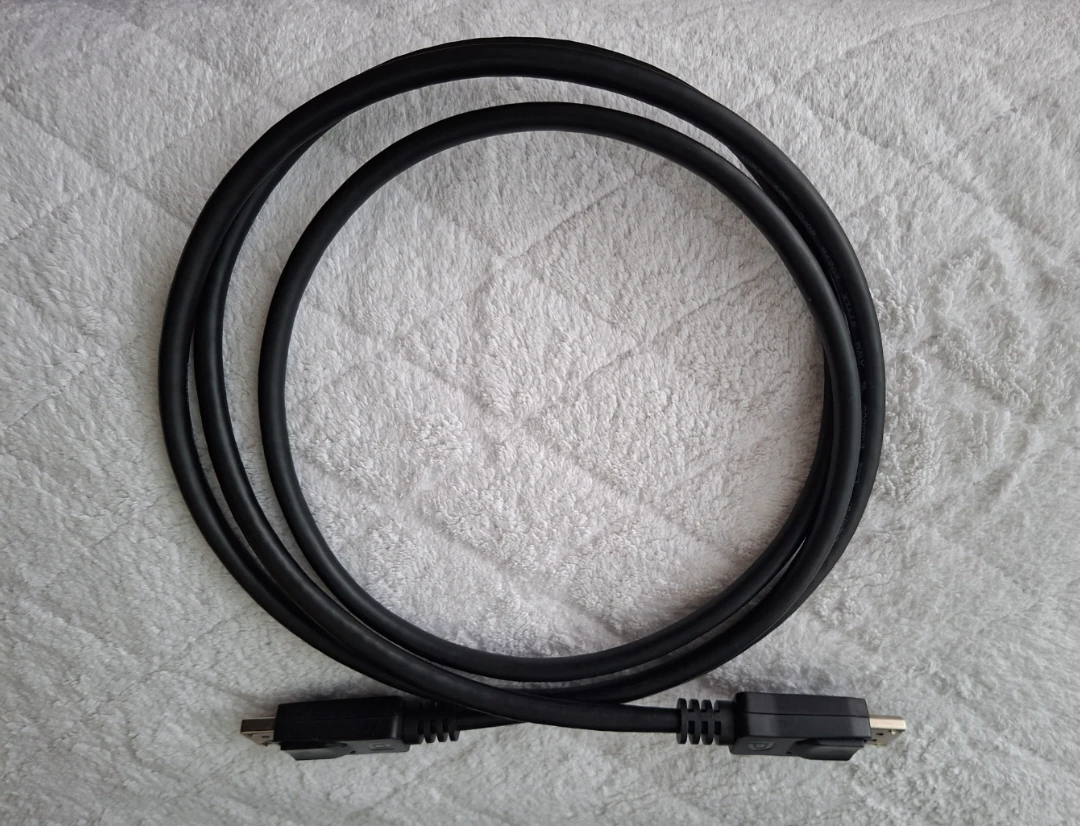 Black DisplayPort Cable