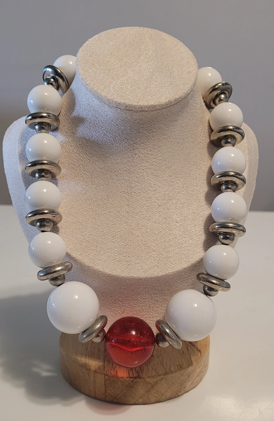 Vintage Necklace | White Lucite Beads & Red Acrylic Centre Bead - photo 2