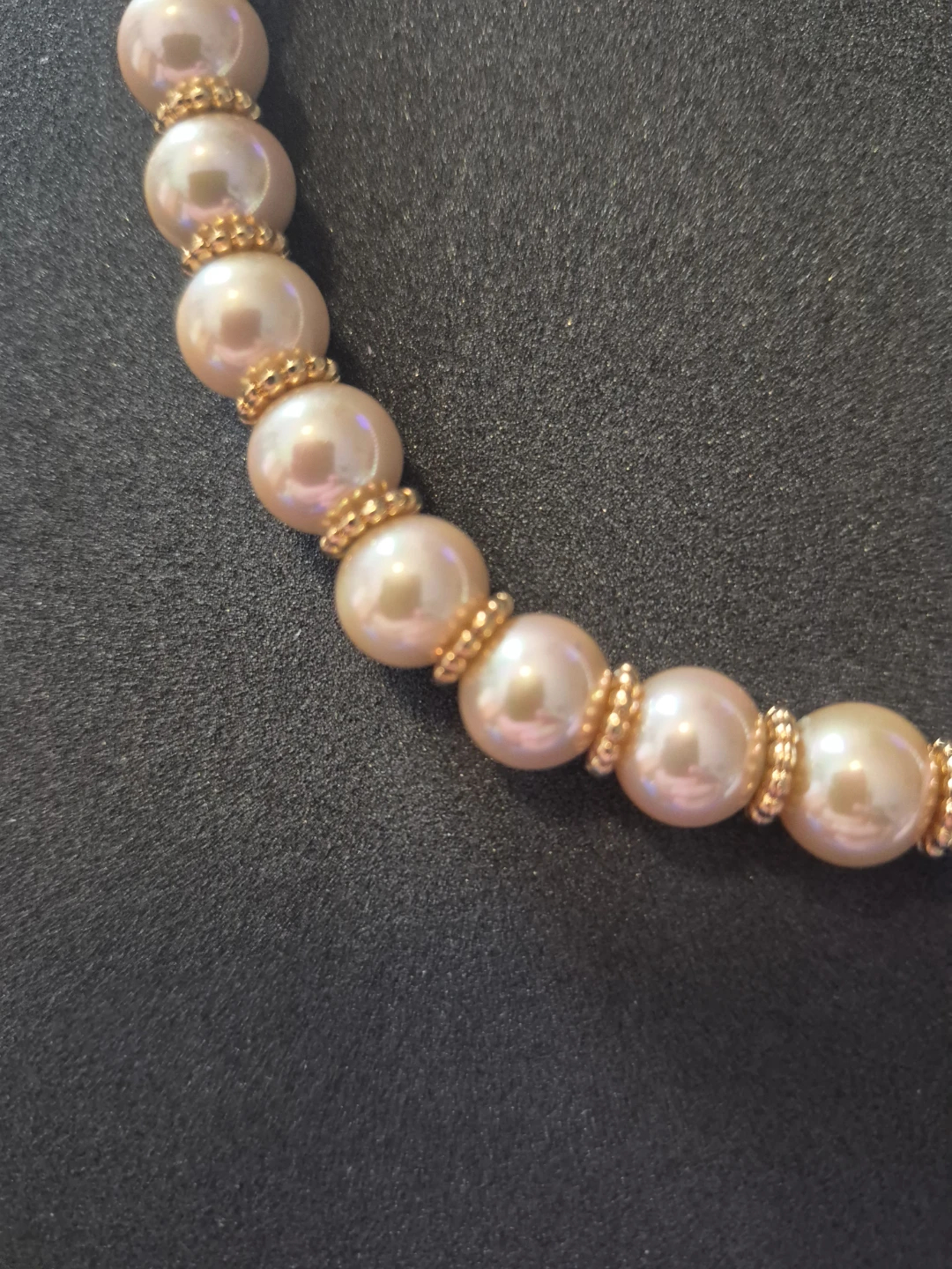 Pearle necklace with gold clasp - photo 2