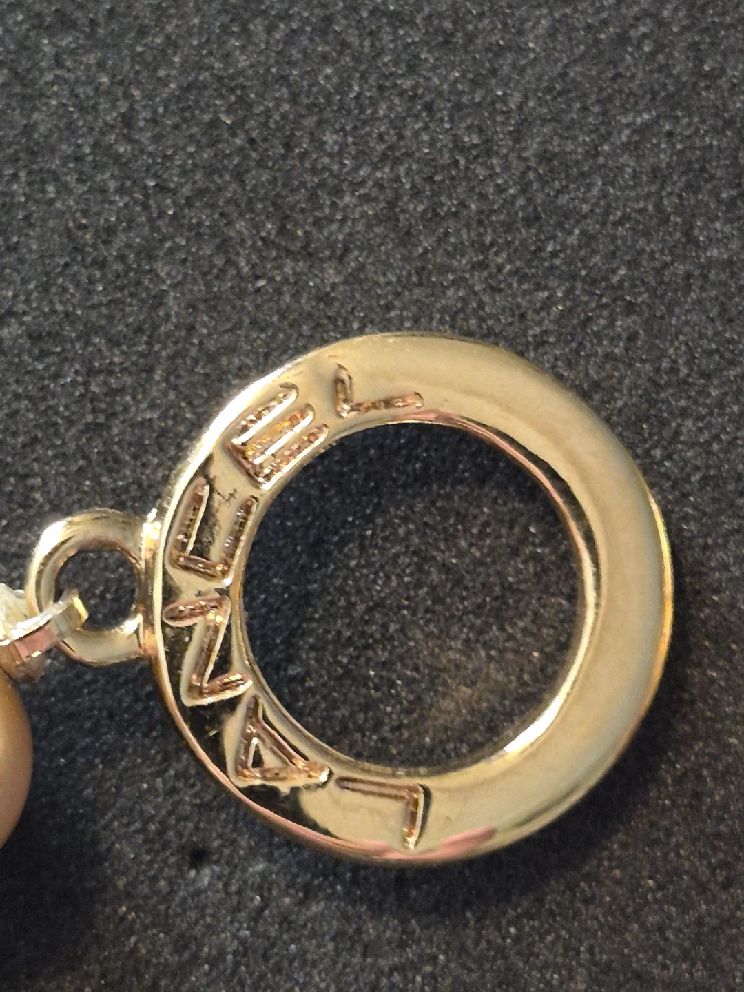 Pearle necklace with gold clasp - photo 3
