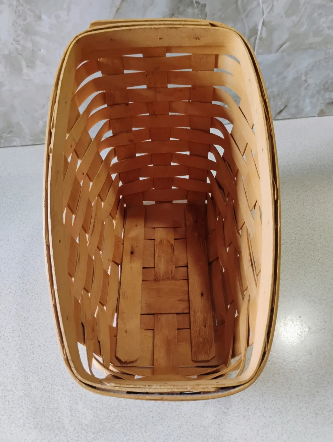 1996 SIGNED LONGABERGER SLANTED “BANANNA” BASKET - photo 4