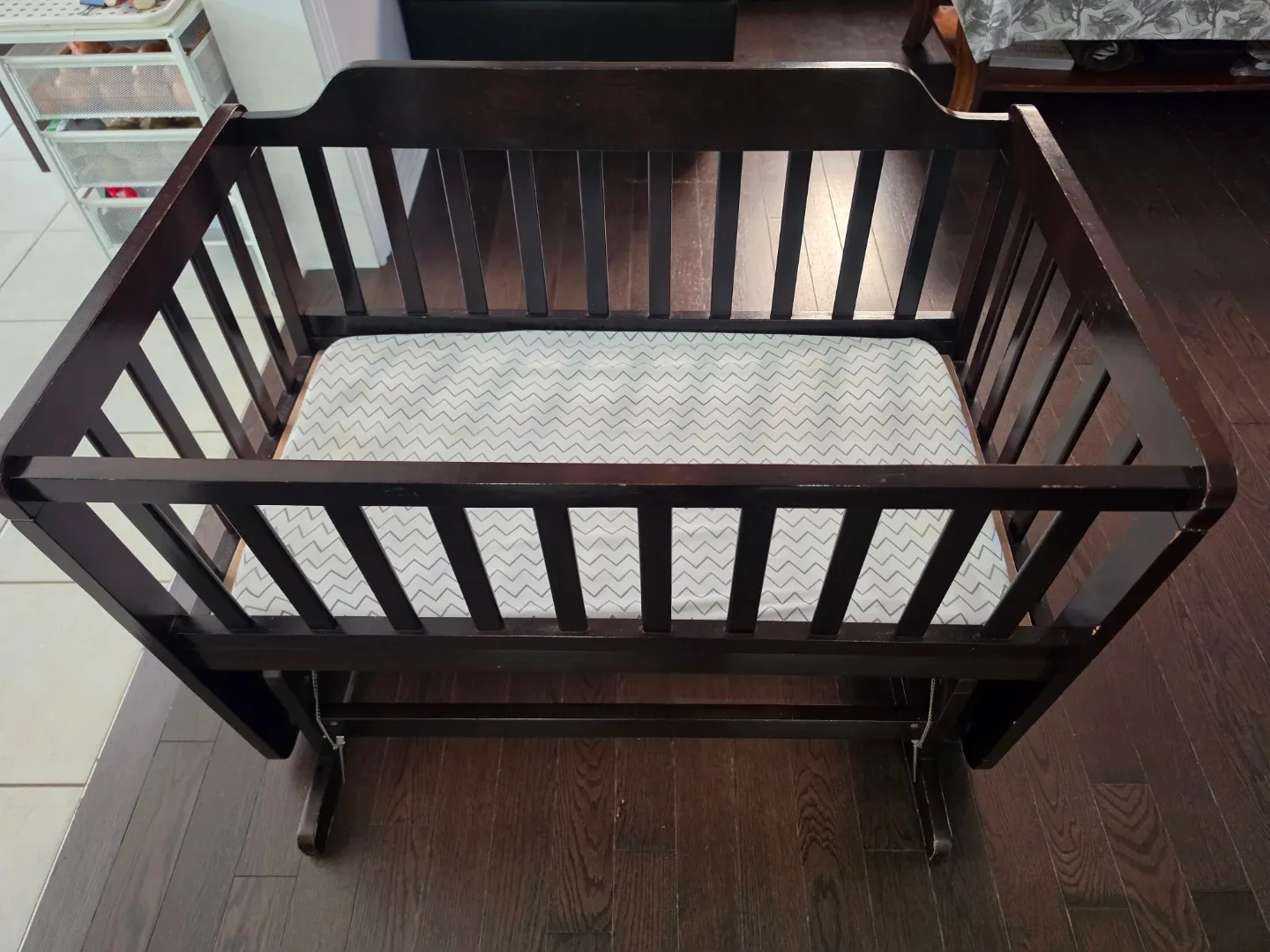 Wooden Baby Rocking crib with Mattress