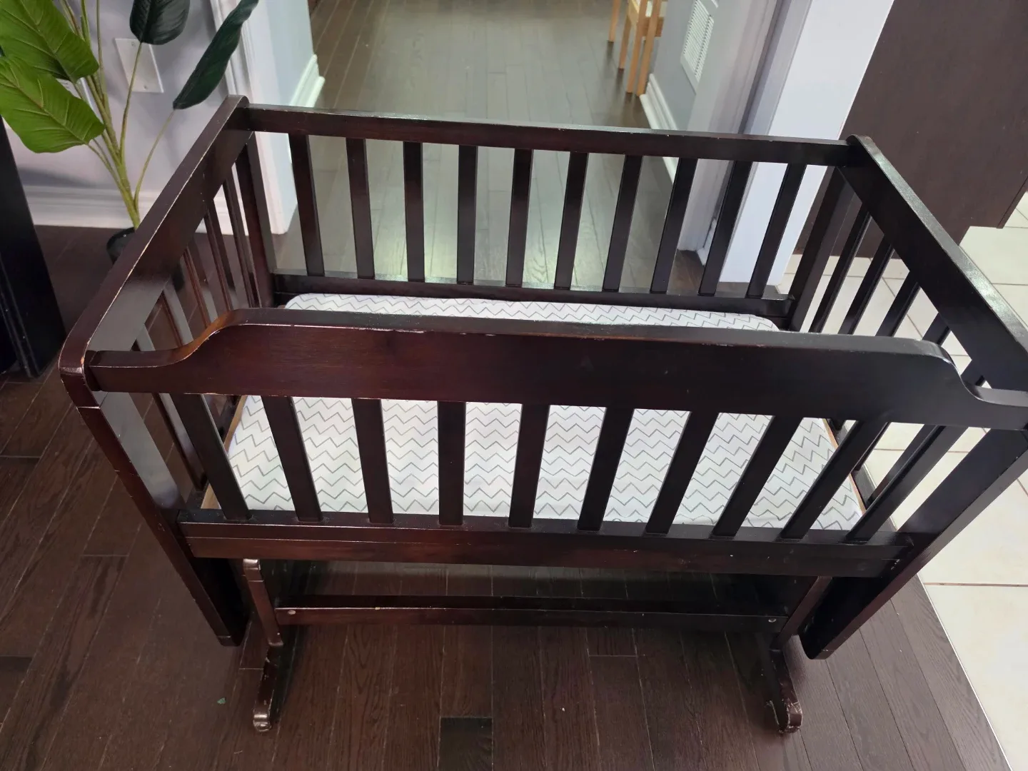 Wooden Baby Rocking crib with Mattress - photo 2