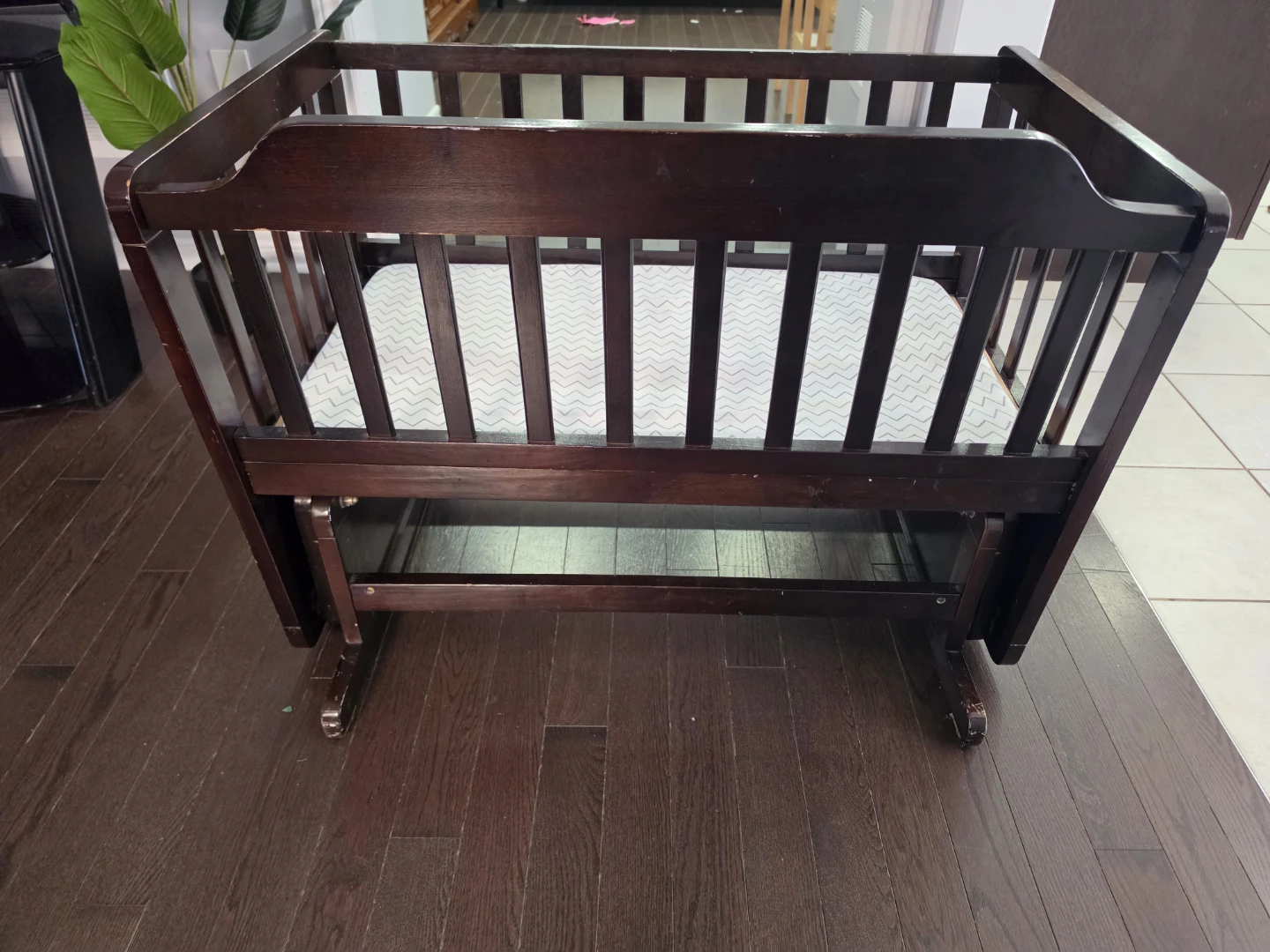 Wooden Baby Rocking crib with Mattress - photo 4