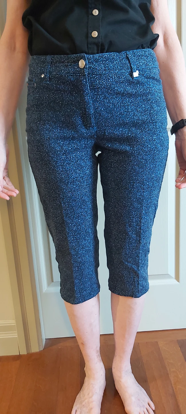 Trinity Blue Sparkle Capris Size 6P
