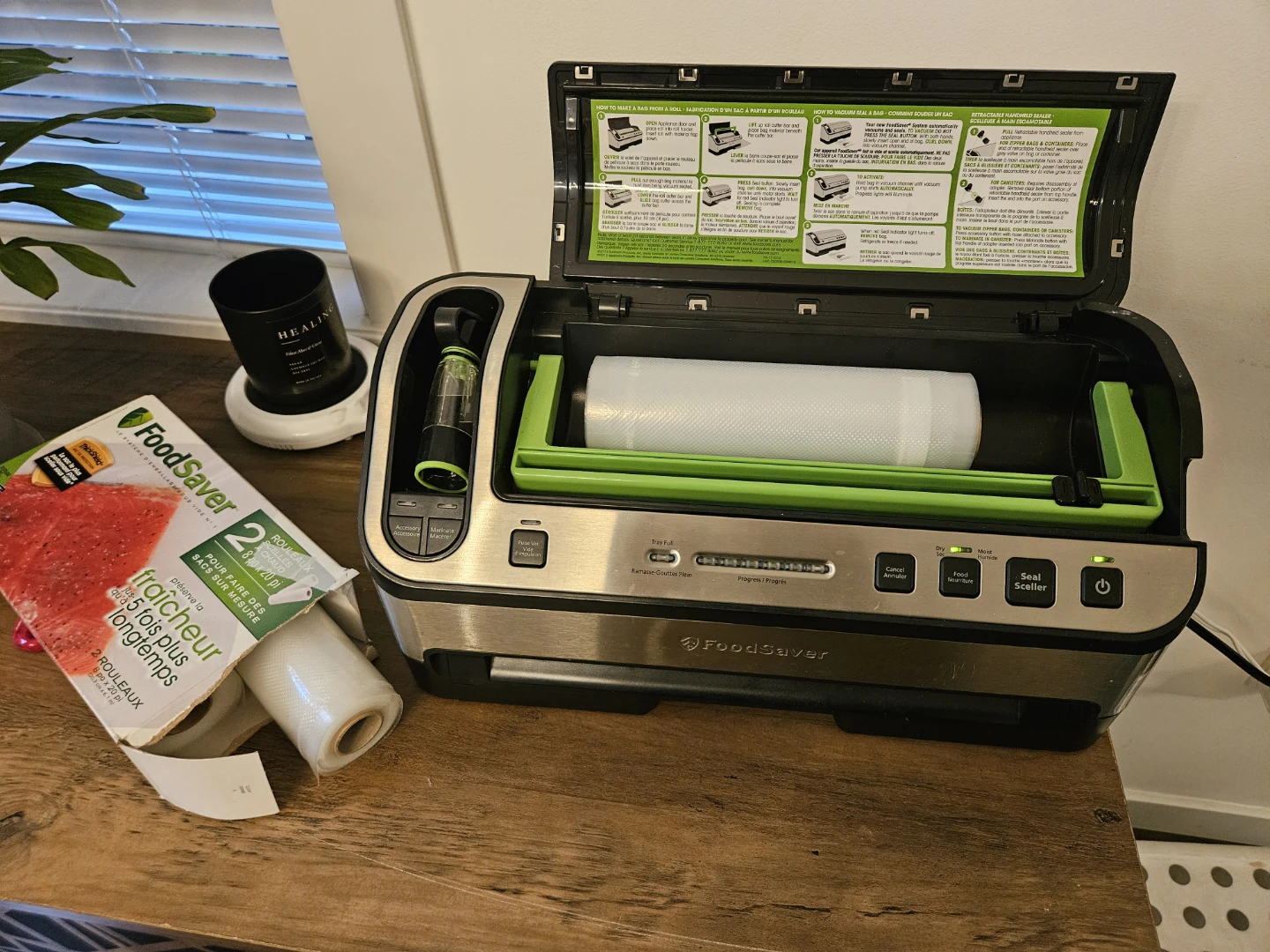 FoodSaver Vacuum Sealer - photo 2