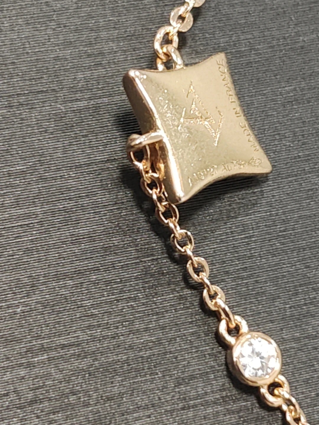 Louis Vuitton Rose Gold Star Necklace - photo 3