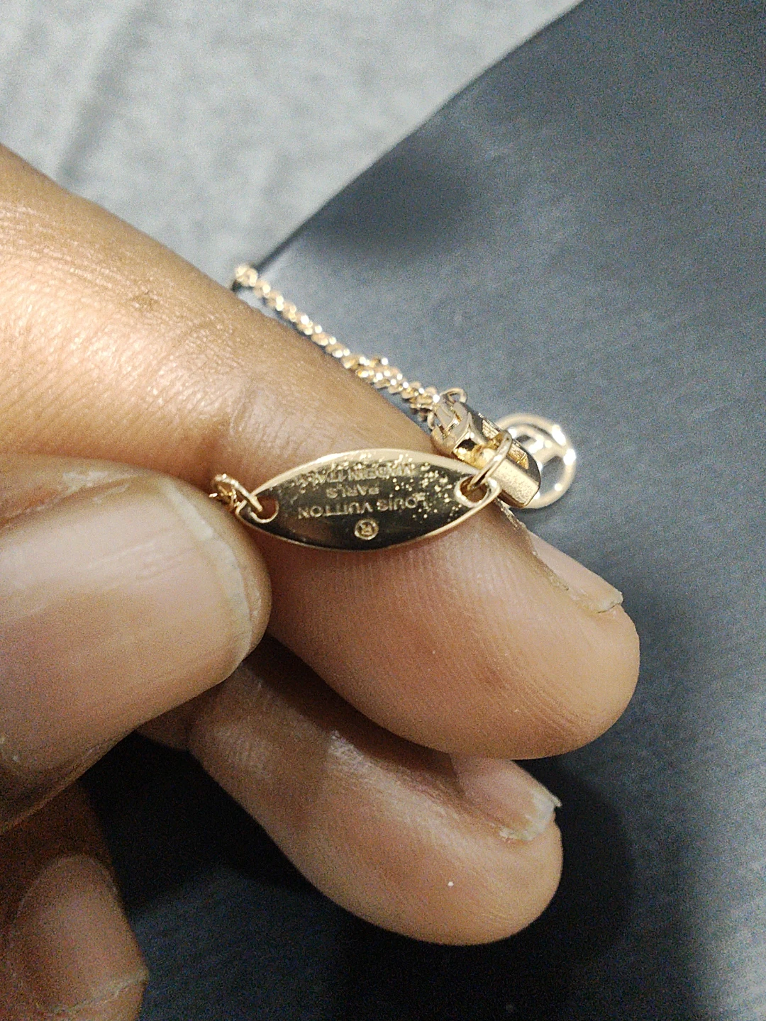 Louis Vuitton Rose Gold Star Necklace - photo 4
