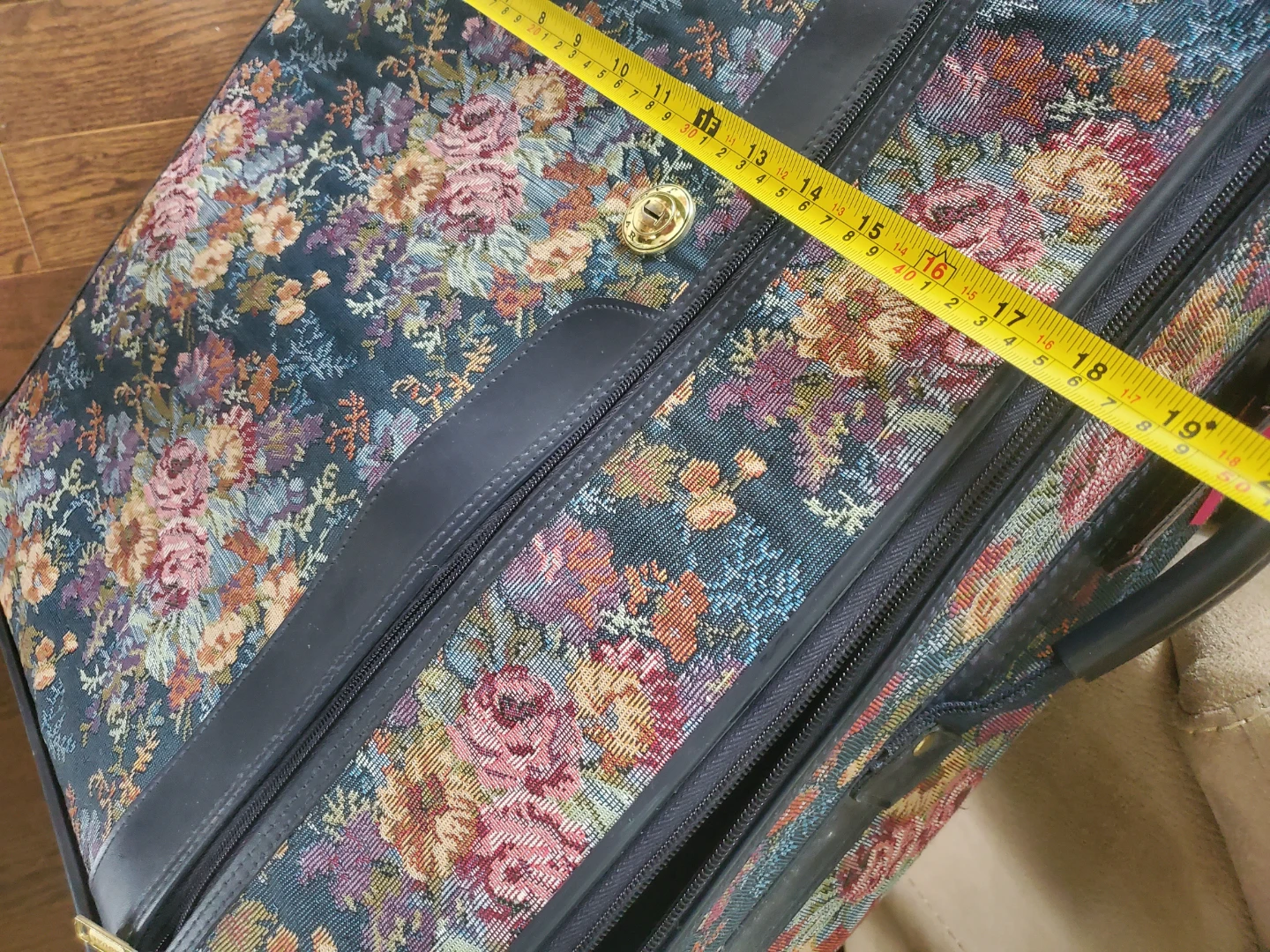 Suitcase - photo 5