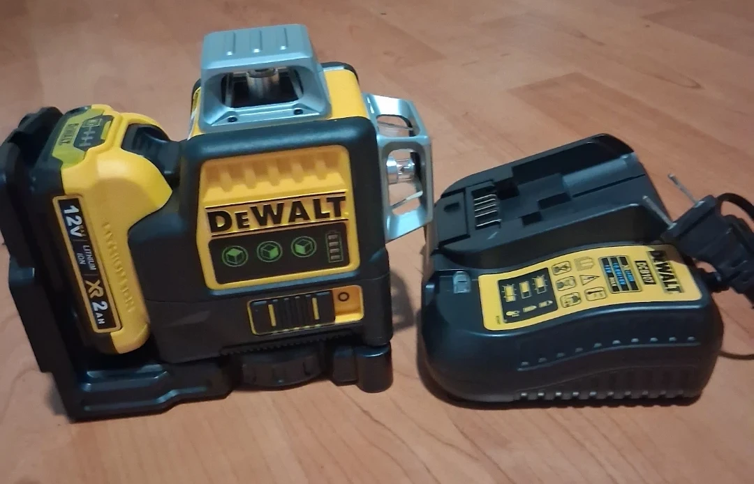 DeWalt 12V Laser Level - photo 4