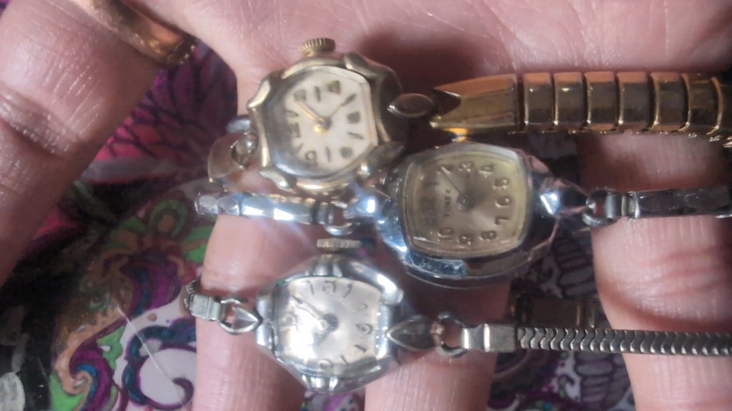 Assorted Vintage Women's Watches - photo 3