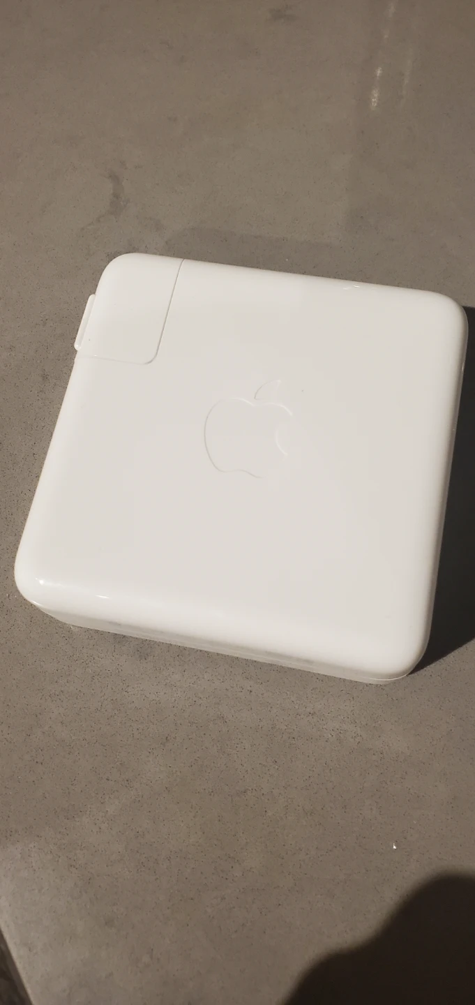 Apple 96W USB-C Power Adapter A2166