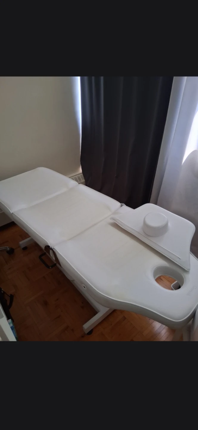 White Hydraulic Facial Bed / Massage Table
