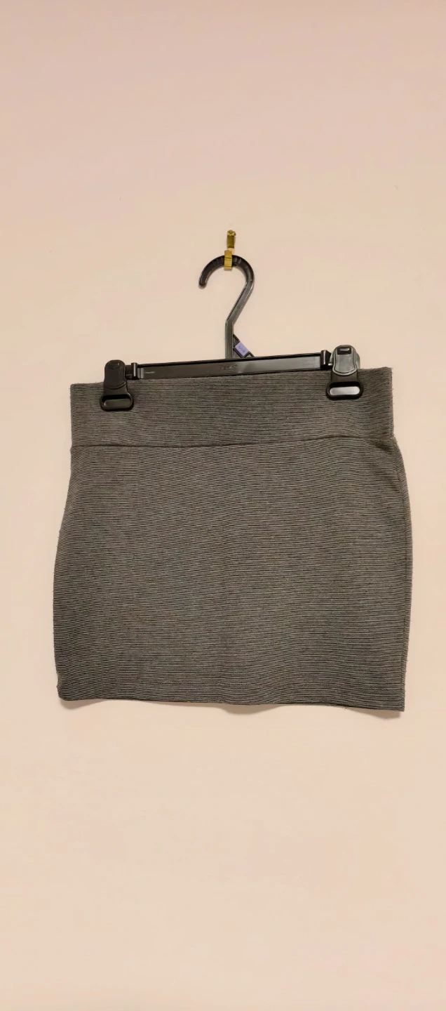 Mini Skirts and linen pants - photo 3