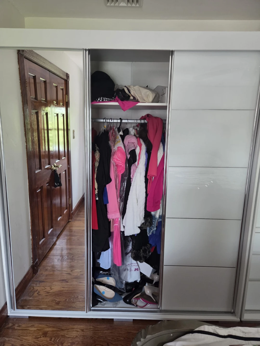 White Sliding Door Wardrobe with Mirrored Panels - photo 2