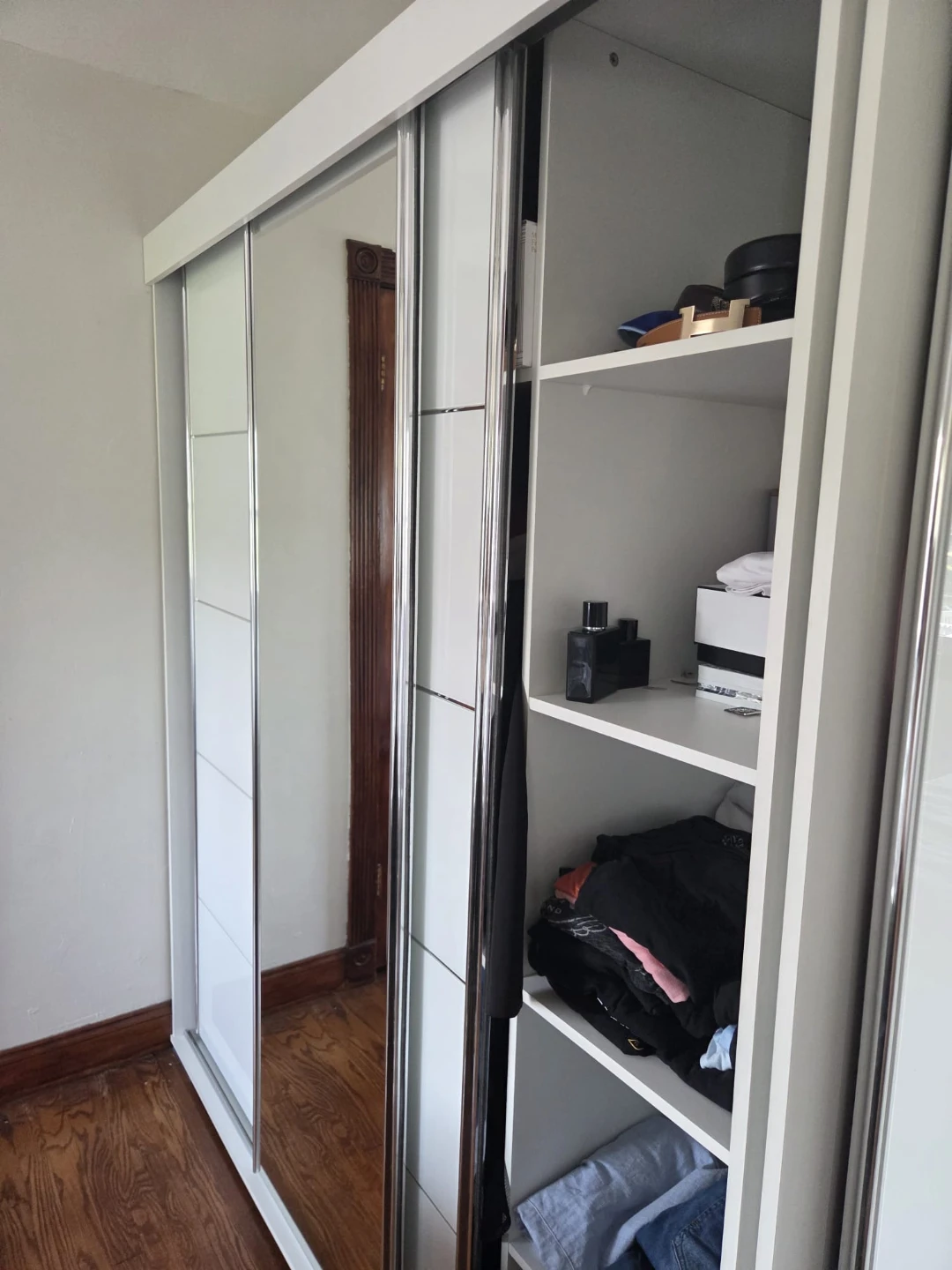 White Sliding Door Wardrobe with Mirrored Panels - photo 3